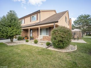 1291 E Evergreen Dr, Palatine, IL 60074