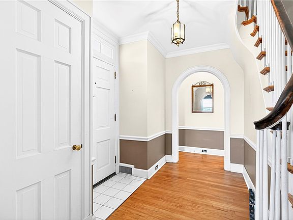 5th image of 1200 Summit St