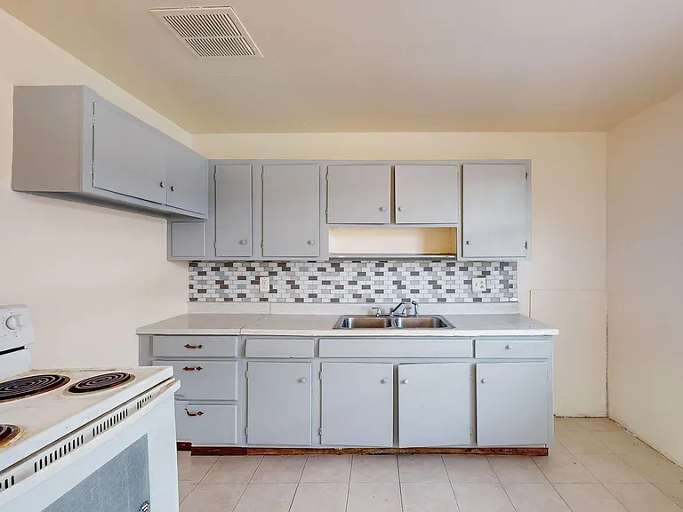 1033 Louisiana Blvd SE — Photo 18
