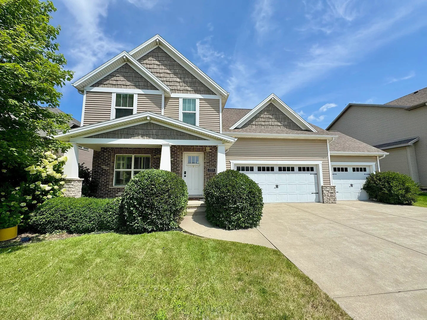 2514 Fieldstone Ct photo 1