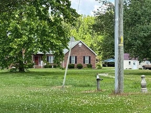 3rd image of 15200 Graham Ln