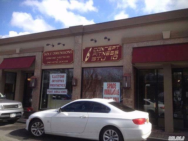 2nd image of 124 Glen Cove Rd