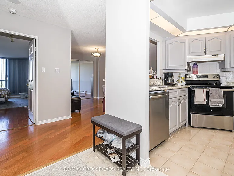 10 Guildwood Pkwy #1132 — Photo 28