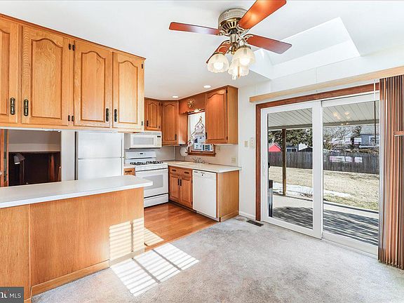 5th image of 733 Cedar Dr