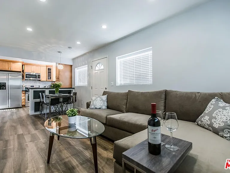 4407 Irvine Ave — Photo 1