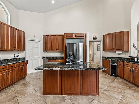 5th image of 1036 Golf Valley Dr