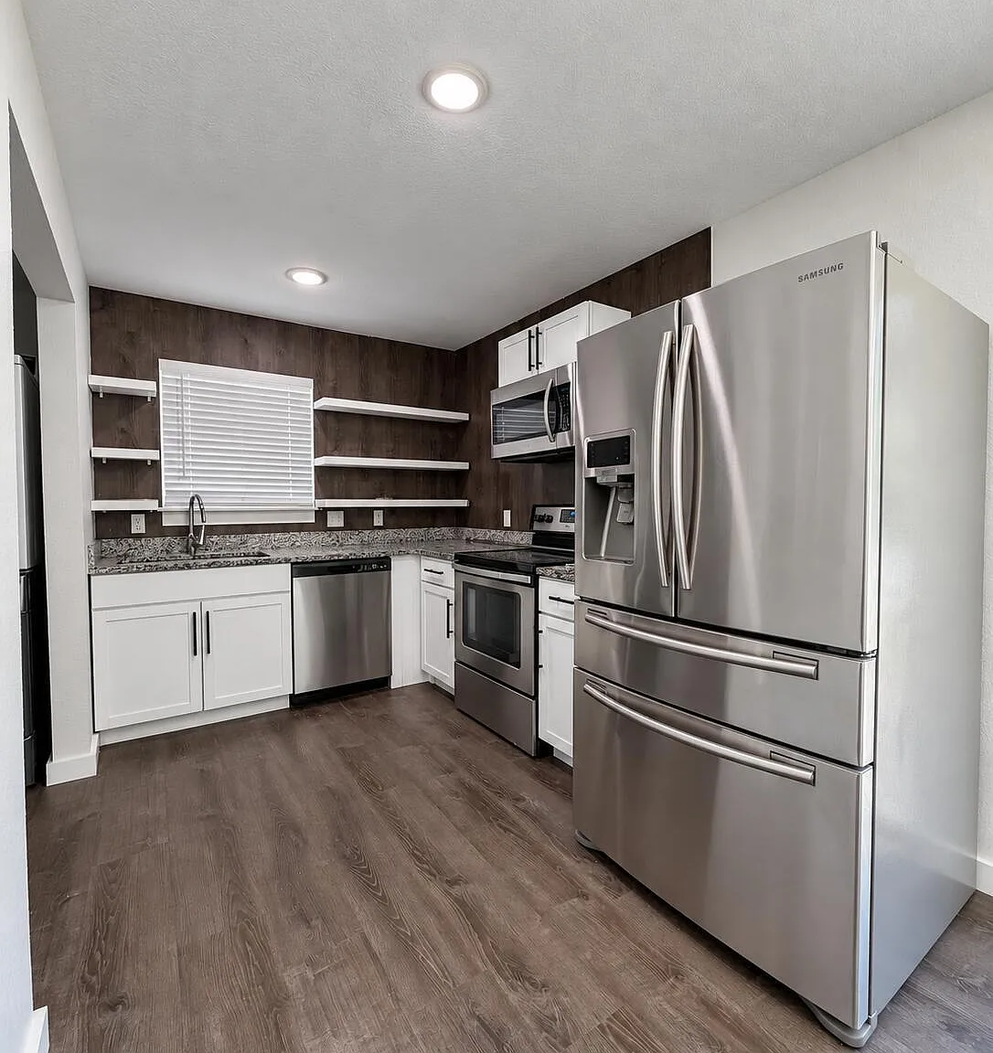 3 bed, 1040 sqft, $1,900 — Photo 4