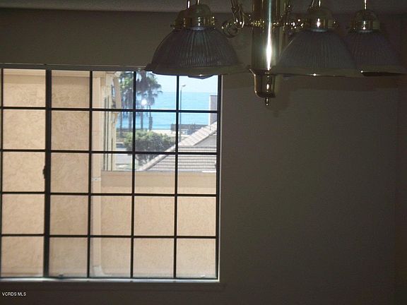 5th image of 614 Island View Cir