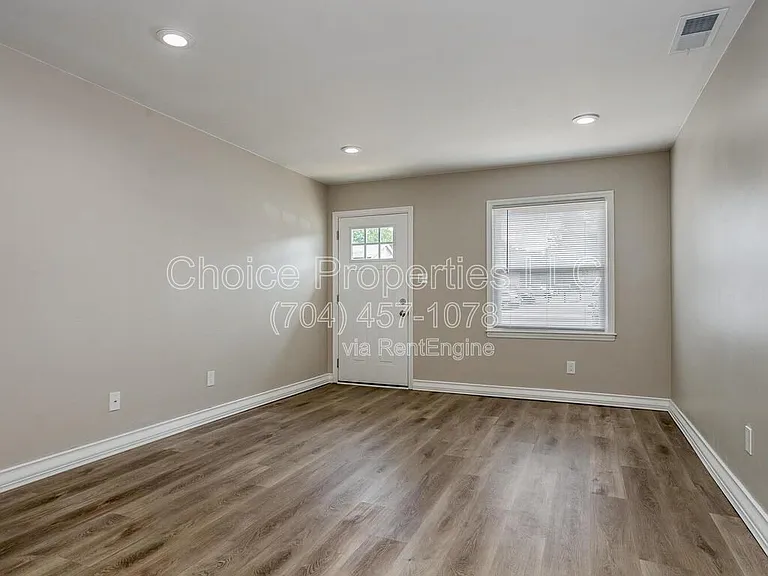 5810 Cedars East Ct #1 — Photo 3