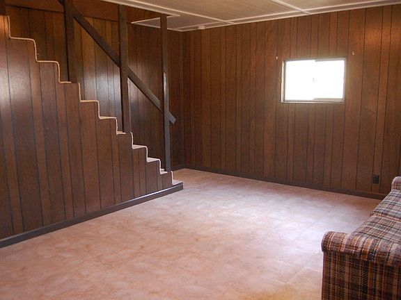 Lots of Flexible Living Space!