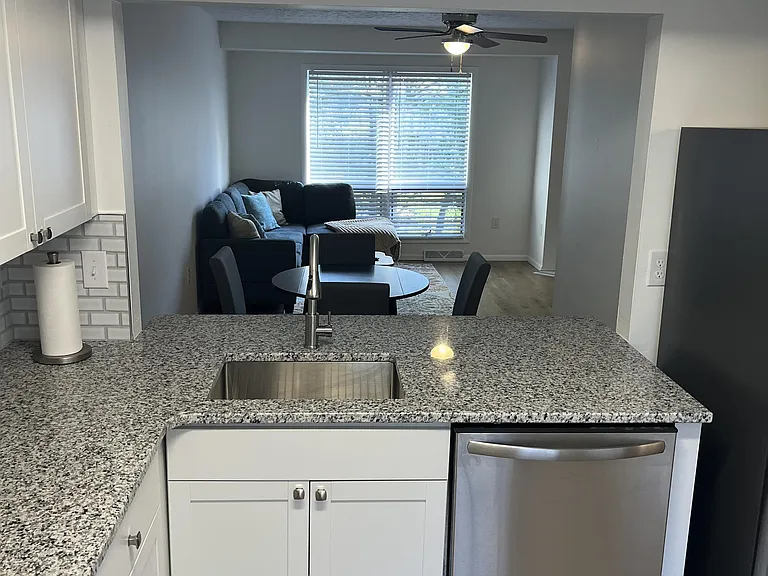282 Randolph St — Photo 37