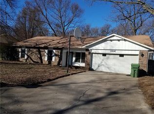 1106 S 28th St, Rogers, AR 72758