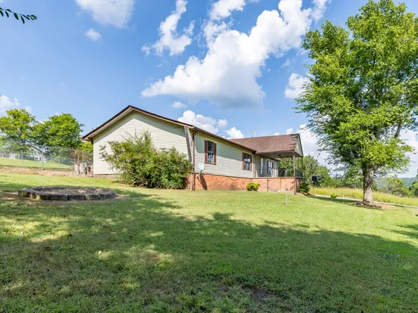 109 Fairview Ave, Cornersville, TN 37047
