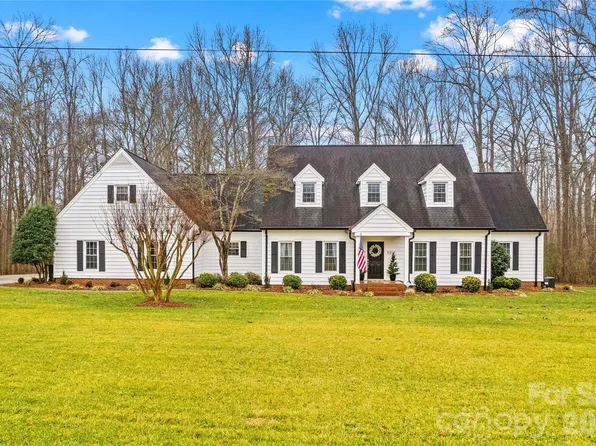 3212 Camden Rd, Statesville, NC 28625