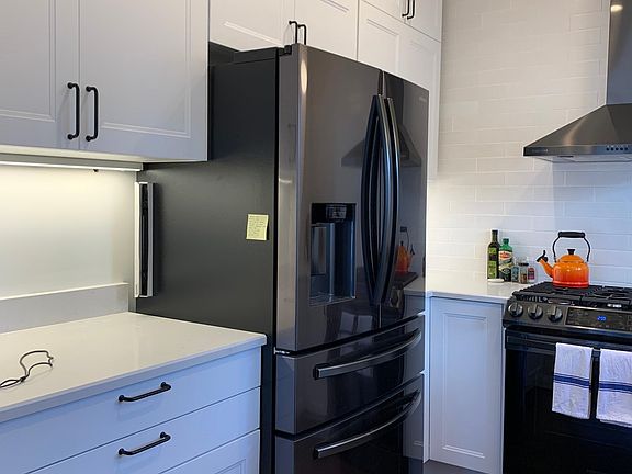 4th image of 613 Micheltorena St #613