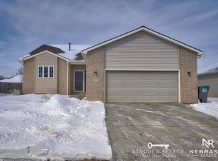 5940 Upton Grey Cir, Lincoln, NE 68516
