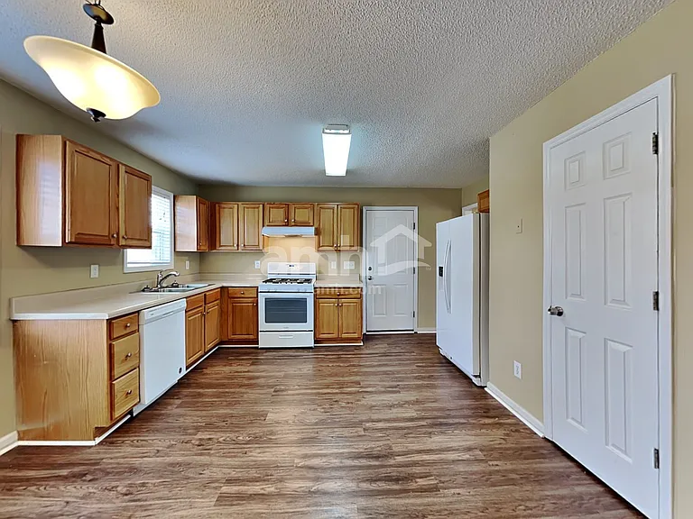 100 N Buttress Dr — Photo 4