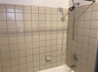 8106 S Eberhart Ave APT 3N, Chicago, IL 60619