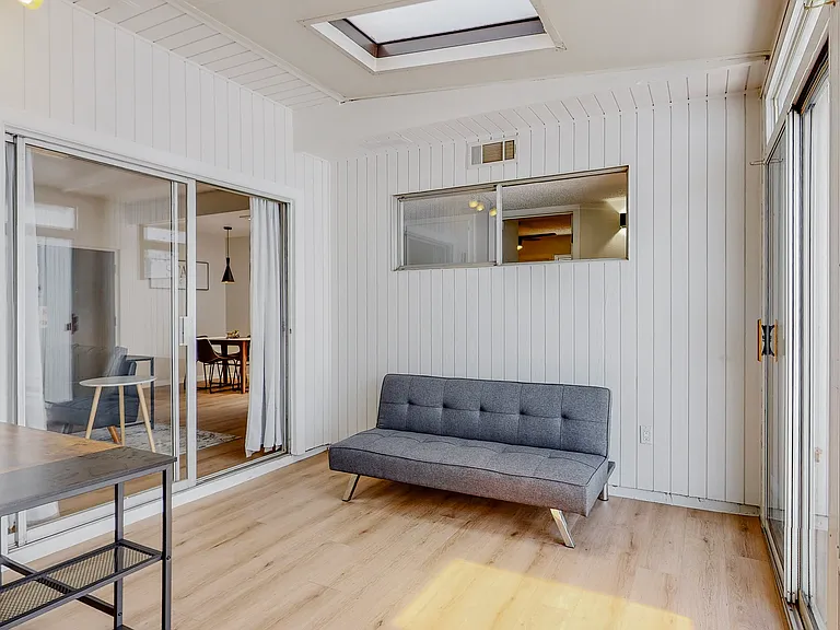 Remodeled / Fully Loaded / Furnished 2 Bed / 2 Bath in Uptown — Photo 11
