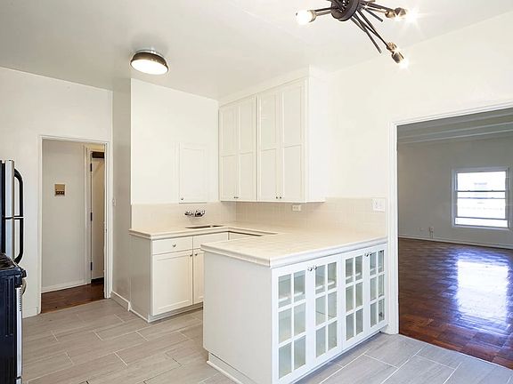 5th image of 848 S Oxford Ave APT 504