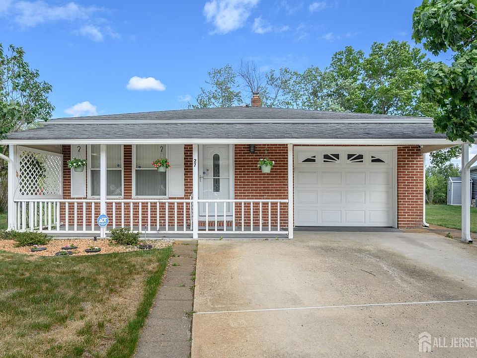 1st image of 27 Bahamia Dr