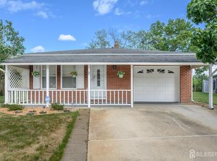 27 Bahamia Dr, Toms River, NJ 08757