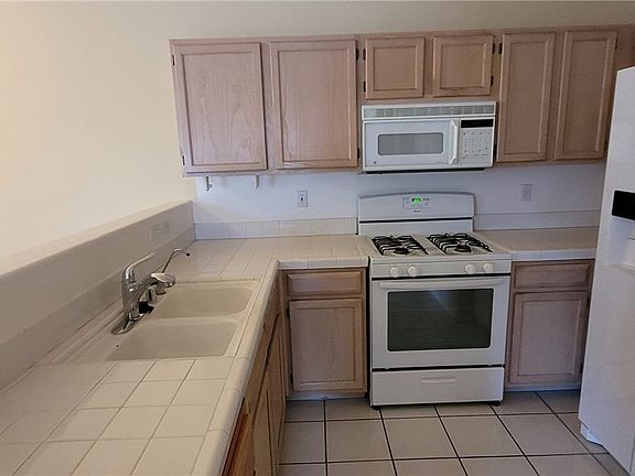 5th image of 1820 N Jones Blvd