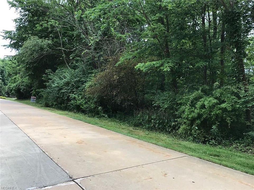2nd image of 667 Pine Point Dr