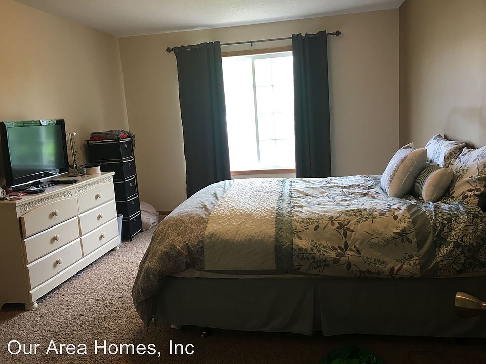 2nd image of 17156 Nixon Cir NW