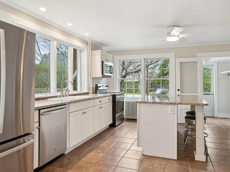 42 Osborne Ln — Photo 17