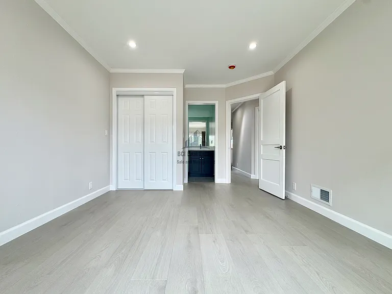 2114 35th Ave — Photo 18
