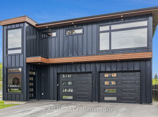 1056 Notre Dame St, Russell, ON K0A 1W0