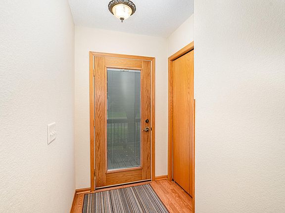 3rd image of 220 6th St NE