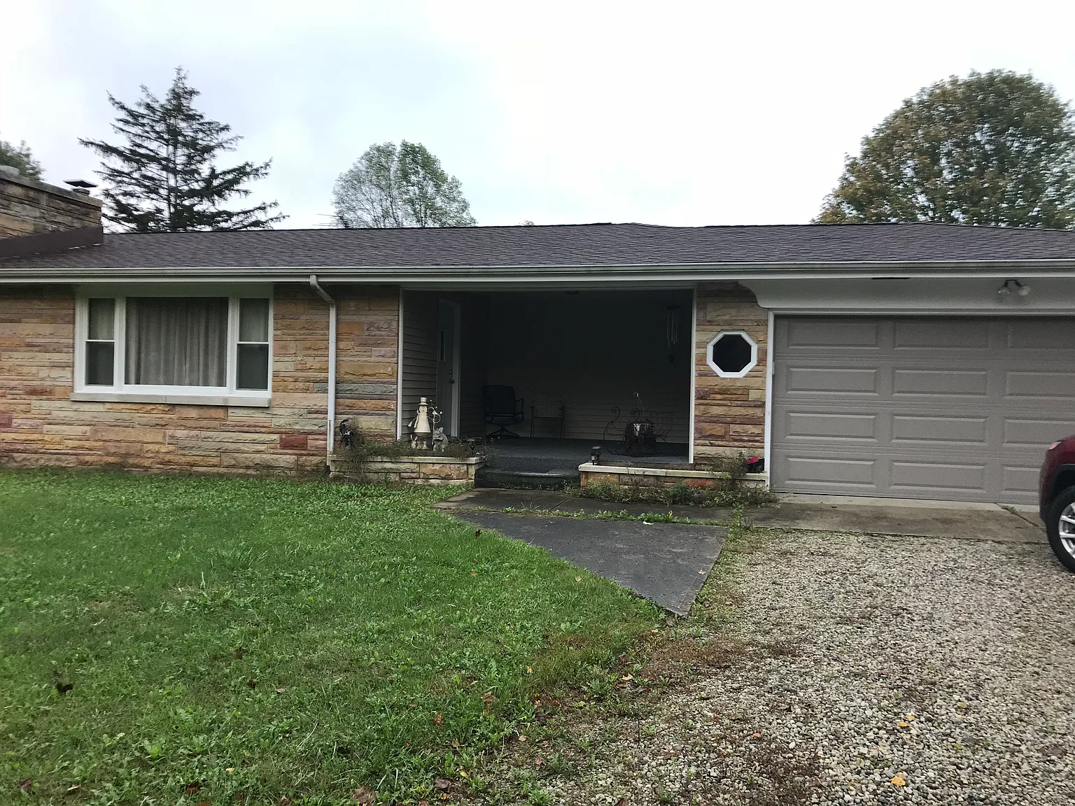 301 Pleasantview Dr photo 1