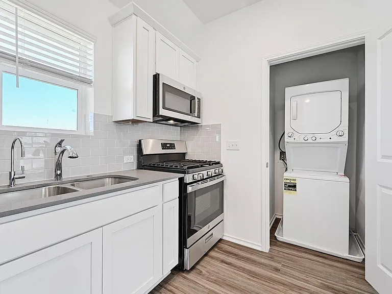 139 Rioja Garage Apartment #GARAGE — Photo 11