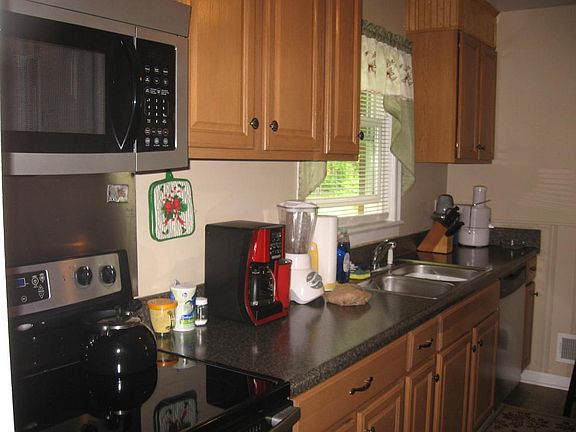 5th image of 3641 Iredell Ave