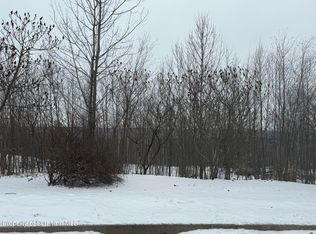 3 Kipling Dr, Moosic, PA 18507