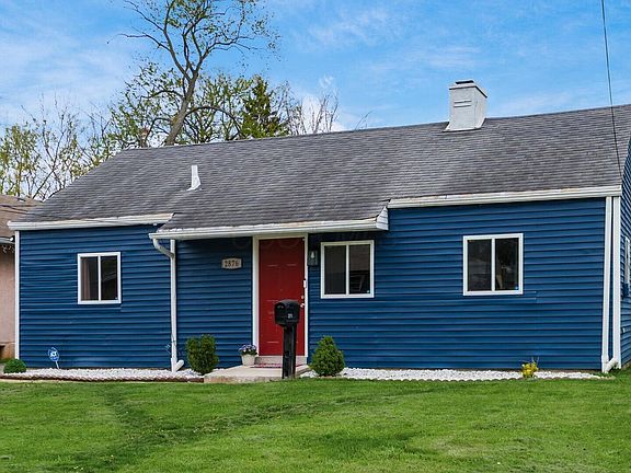 2nd image of 2876 Medina Ave