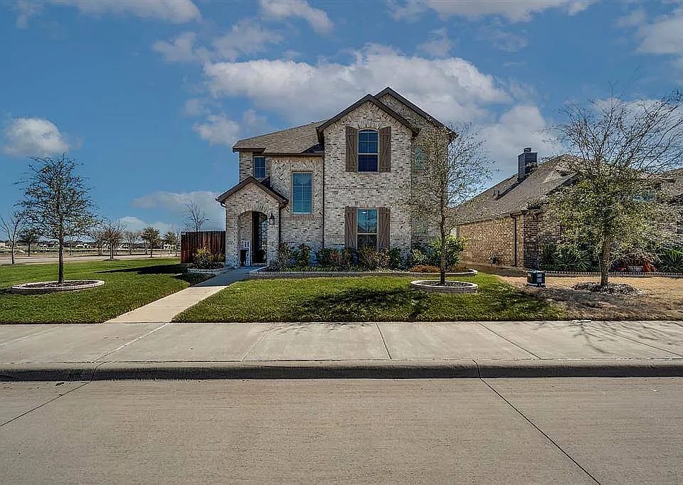 1st image of 1744 Vista Way
