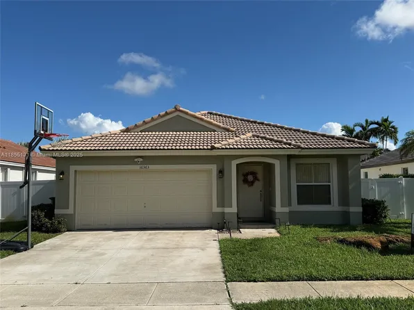 16363 SW 11th St, Pembroke Pines, FL 33027