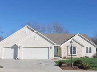 1840 Deer Path, Waukesha, WI 53189