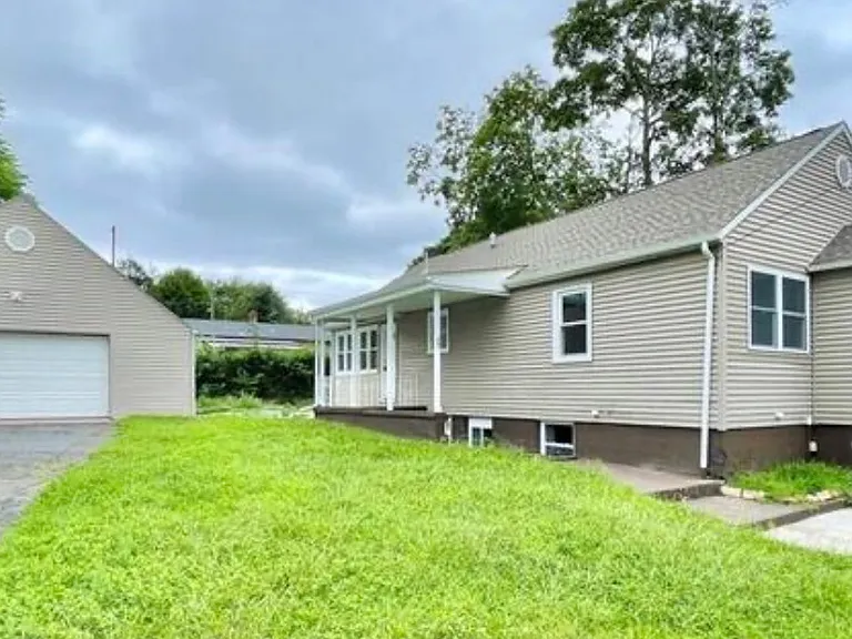 95B Warner St — Photo 1