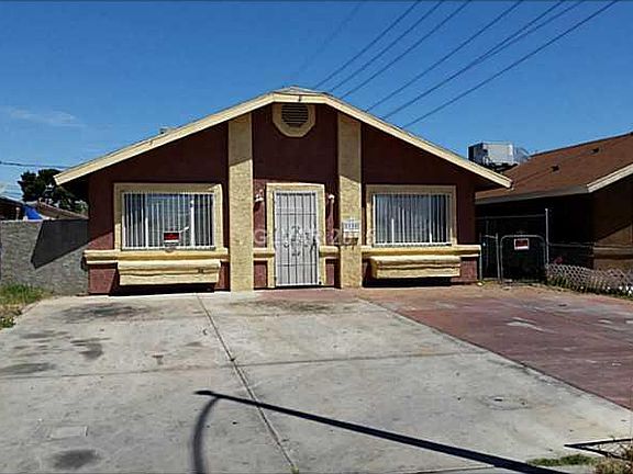 2nd image of 1116 Hart Ave