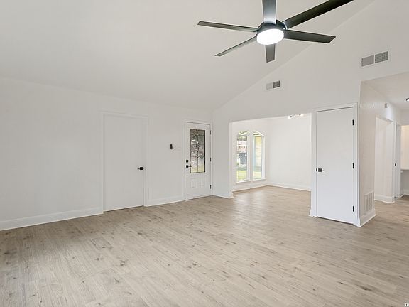 3rd image of 1719 Talcott