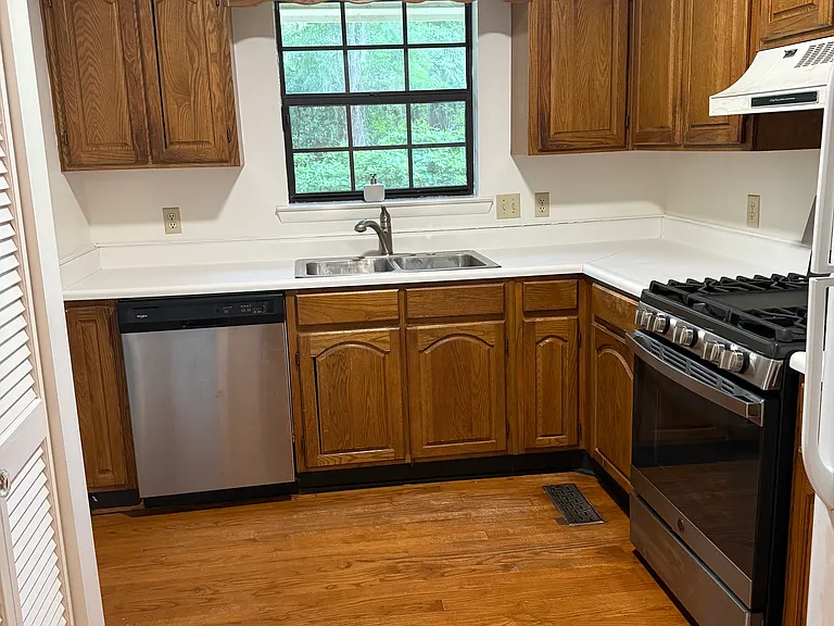 2504 Hermitage Rd — Photo 5