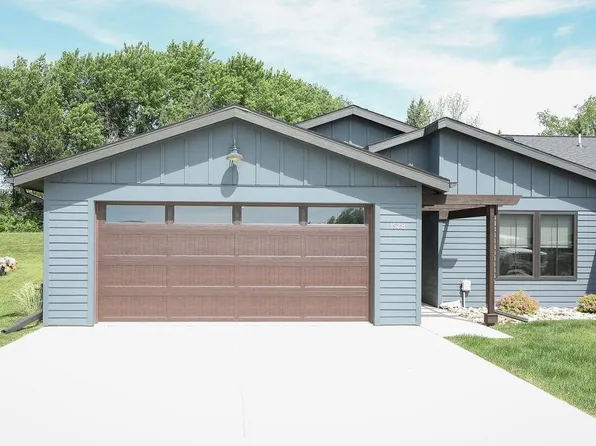 1528 Blaines Way, Spirit Lake, IA 51360