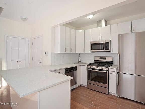 5th image of 318 E 117th St #B