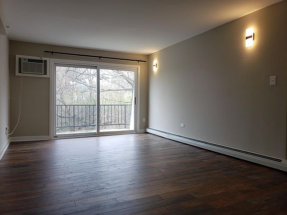 3rd image of 10126 S 84th Ter