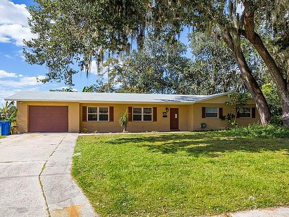 3rd image of 2207 Parkview Dr