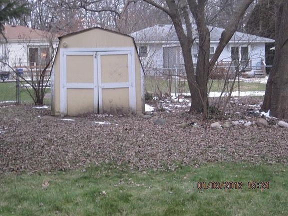 5th image of 810 Henry Ct